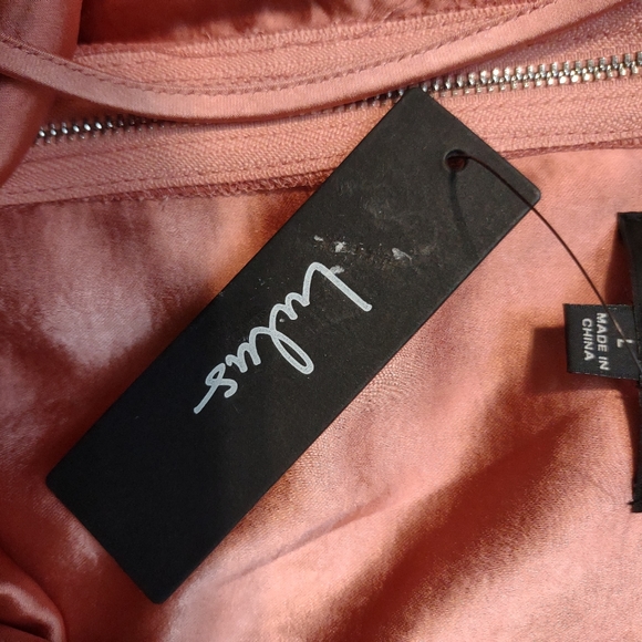 🎀 NWT Lulu's crop top. - Picture 4 of 4